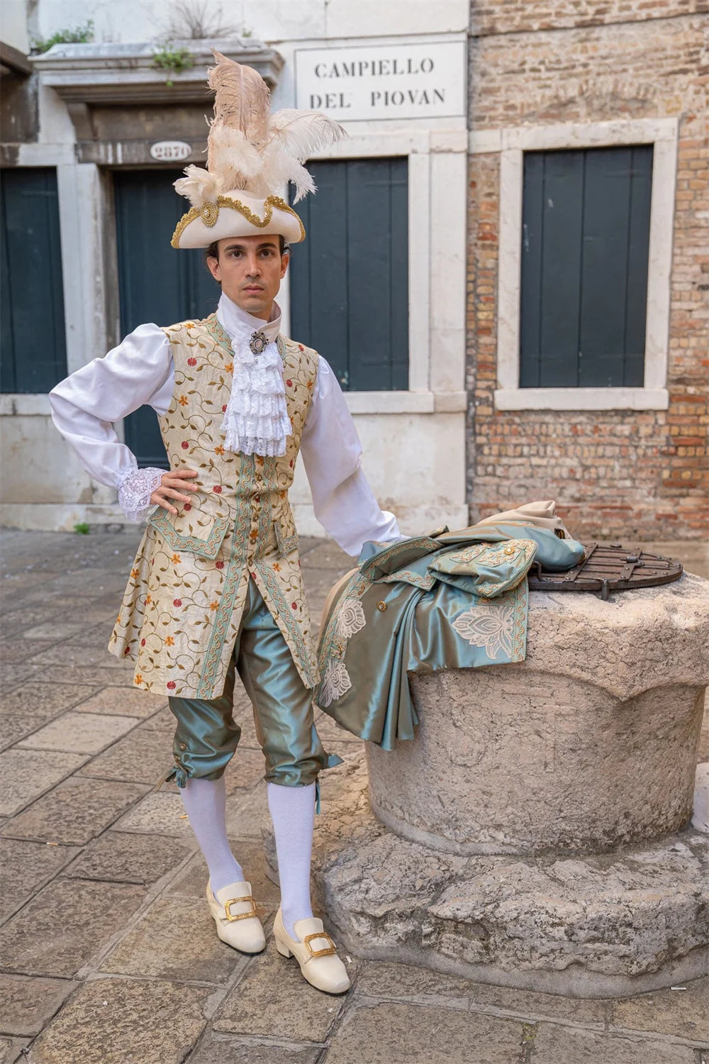 Veylora Historical 1700s Costume Man 18th Century Victorian Rococo Baroque Royal French Prince King Louis XVI Costume Wedding Ball Gown